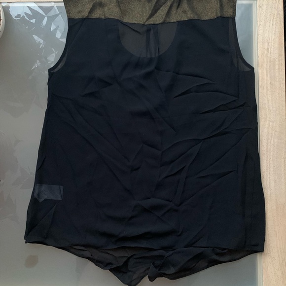 NWT Gold and black sleeveless maternity top - Picture 2 of 6